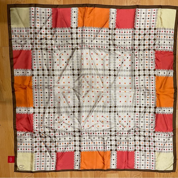 Oscar de la Renta Geometric and polkadot print Scarves & Wraps 100%Silk - Picture 2 of 13